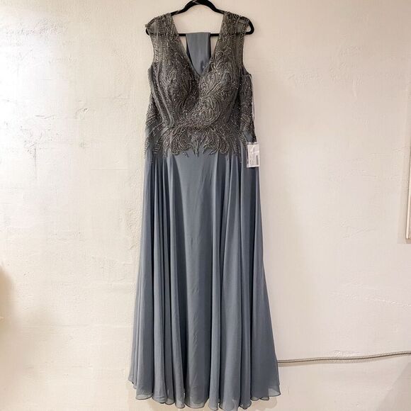 NEW MGNY by Mori Lee Embellished Bodice Cap Sleeve Maxi Dress Gown in Steel Gray - Picture 2 of 13